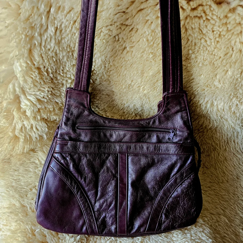 Elegant Early 1980s VINTAGE Burgundy Leather Satchel bag